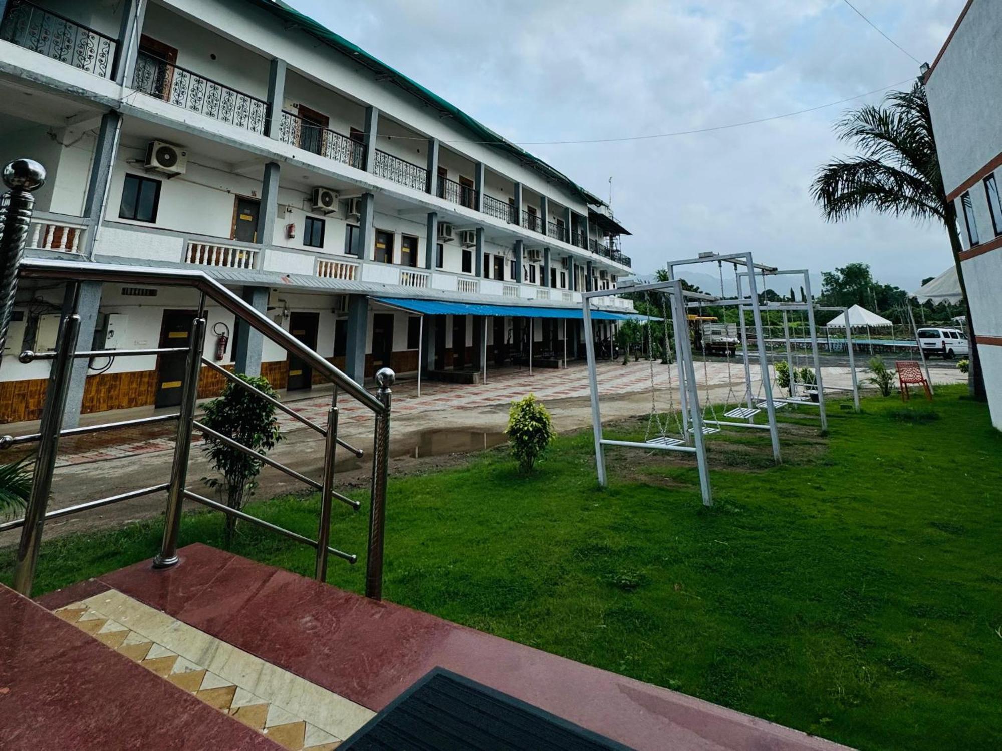 Vasant Vihar Resort Kevadia Eksteriør billede